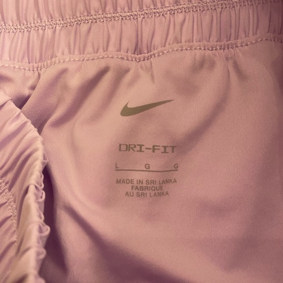 Nike Women’s Lavender Athletic Shorts High Waist Lined New Size large - Picture 6 of 12